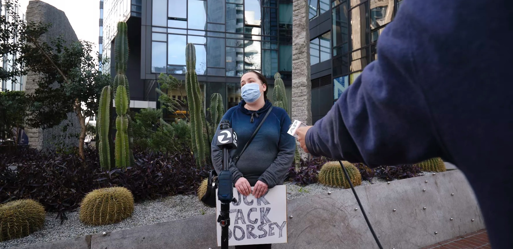 Trumpove pristaše najavile proteste ispred sjedišta Twittera: Pojavila se samo jedna osoba